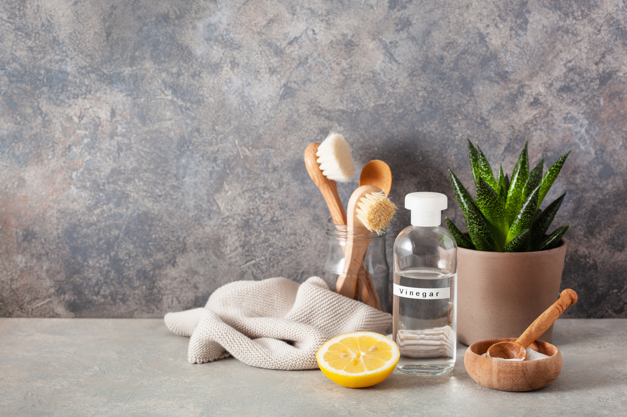 Badezimmer mit Essig reinigen – Nutzen und RisikenBadezimmer mit Essig reinigen – Nutzen und Risiken